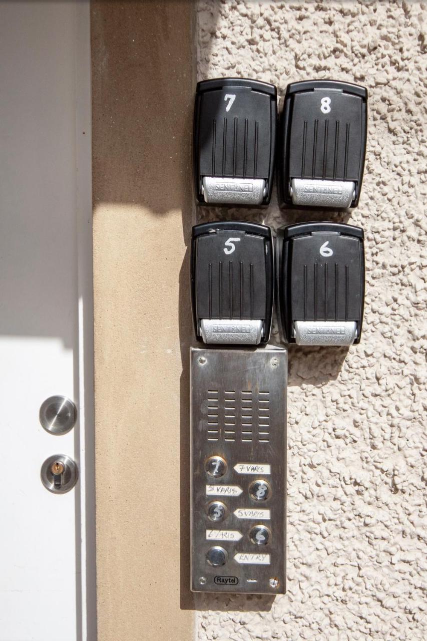 7 Varis Apartments 福里斯 外观 照片